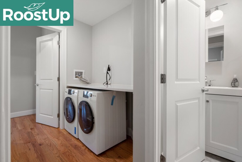 Building Photo - Furnished Bedroom with Private Bath in East Boston