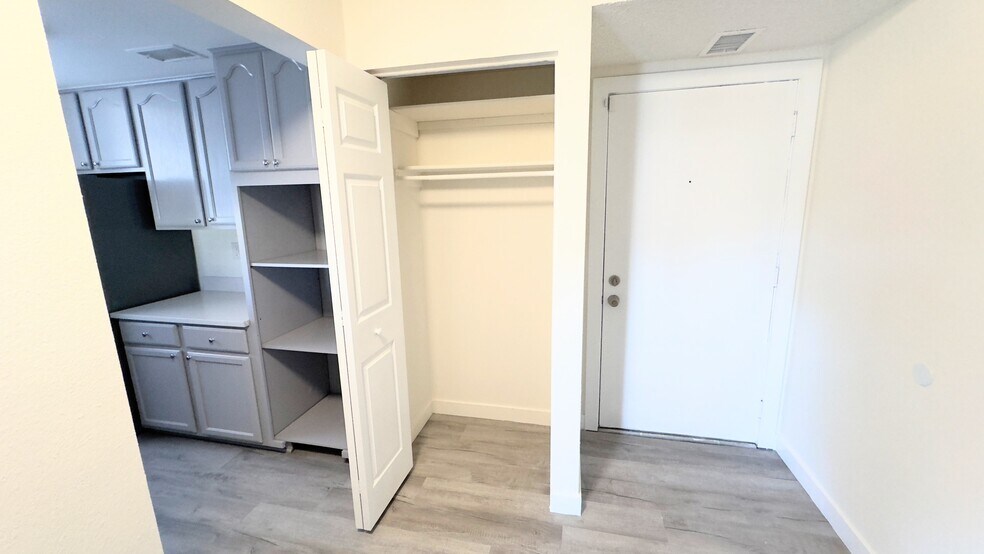 Building Photo - 3053 S Ursula Cir