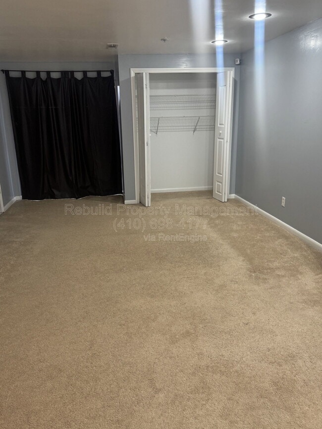 Building Photo - 54 Royalty Cir