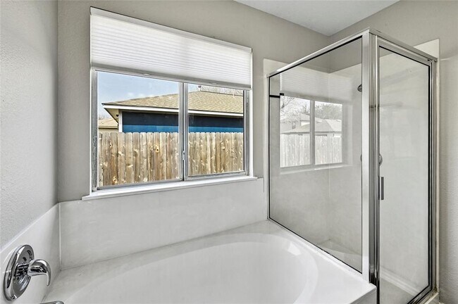 Building Photo - 6813 Sabrina Dr