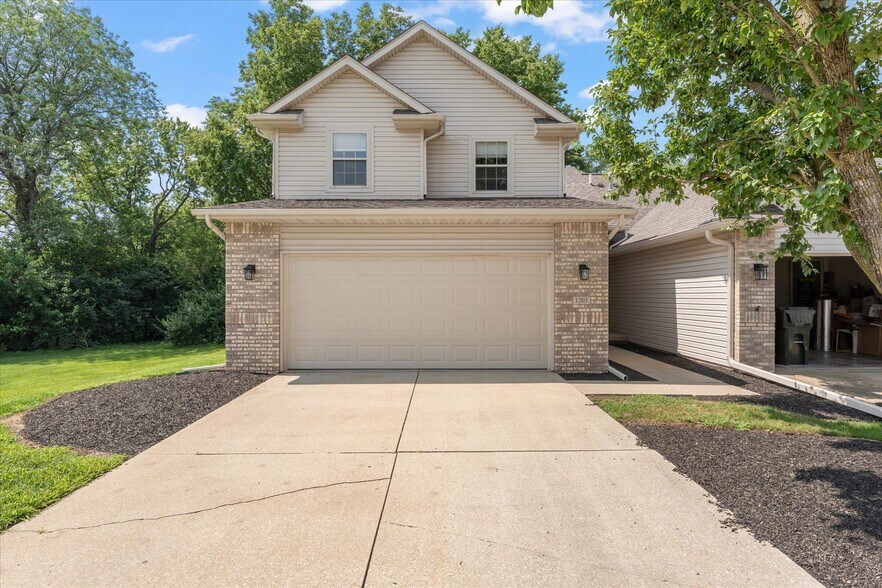 Building Photo - 1203 Windwood Ln