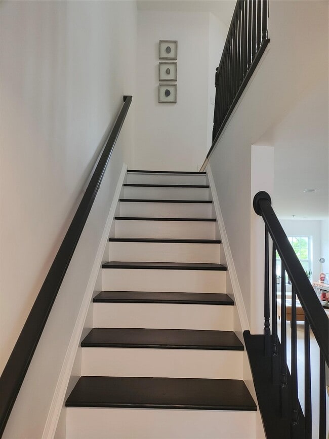 Building Photo - 322 Highridge Ct