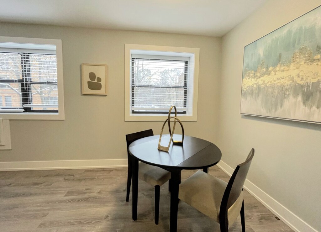 Building Photo - 529 W Surf St