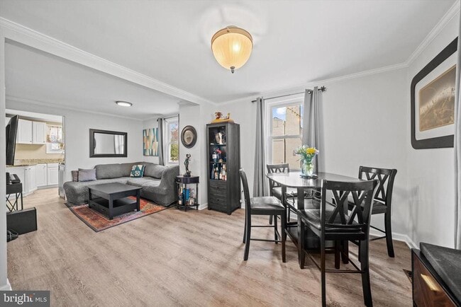 Building Photo - 114 Charles St