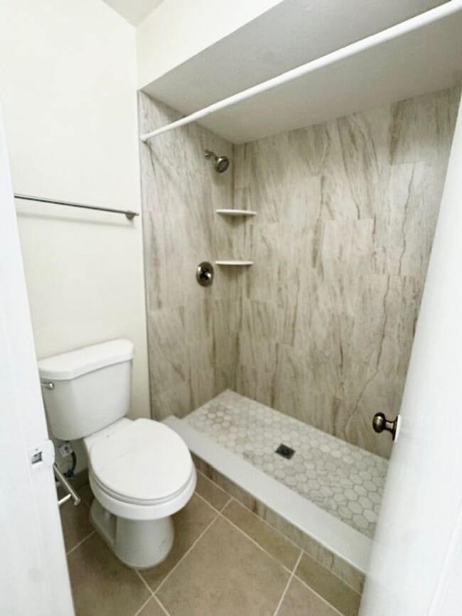 Building Photo - 2 bedroom 2 bathroom unfurnished annual