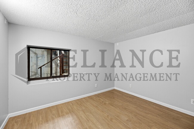 Building Photo - 1908 N Jeanette St