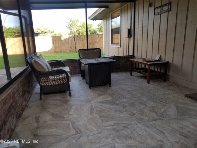 Building Photo - 2384 Stonebridge Dr