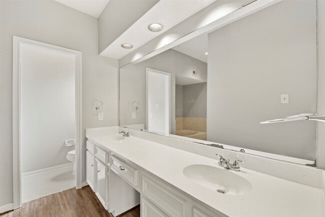 Building Photo - 15014 Lantern Creek Ln