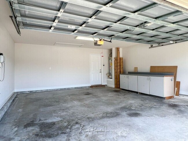 Building Photo - 2080 Stennis Dr