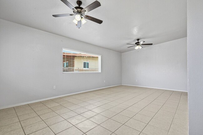 Building Photo - Super Cute 3 Bedroom 2 Bath Home!