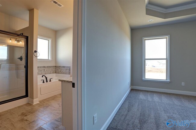 Building Photo - 12872 Juniors Dr