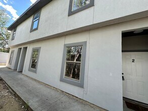 Building Photo - 2005 Cross St