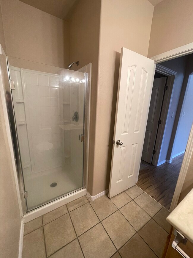 Building Photo - 919 Molten Pl NW