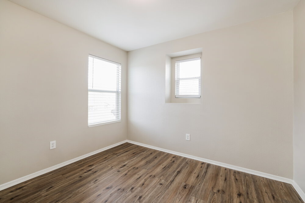 Building Photo - 2716 N Saramano Ln