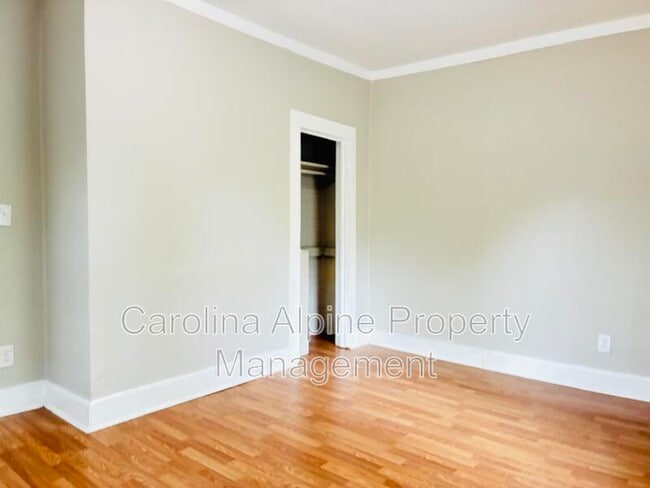 Building Photo - 918 Airline Ext