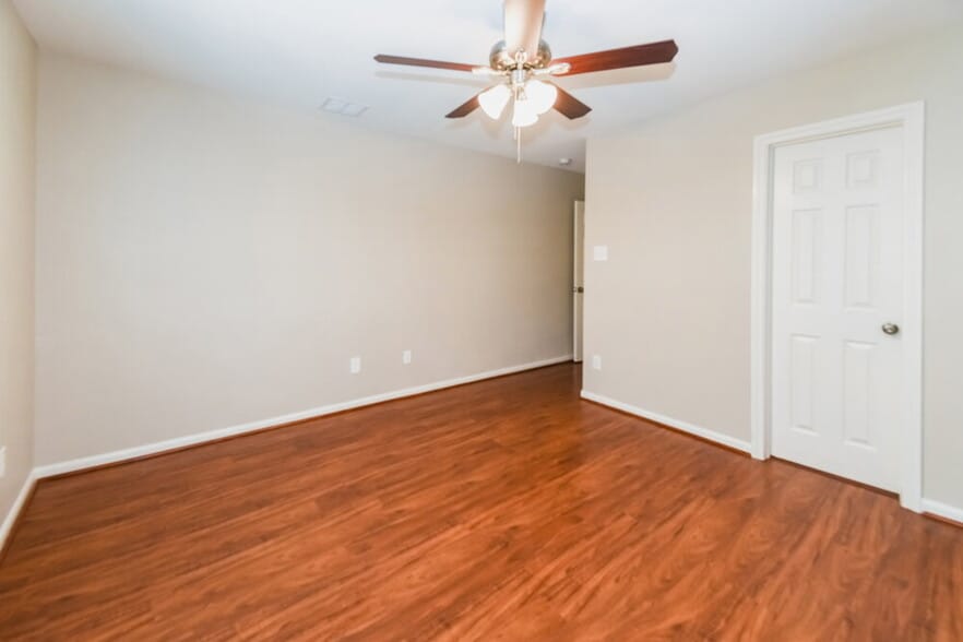 Building Photo - 11305 Shoal Creek Dr