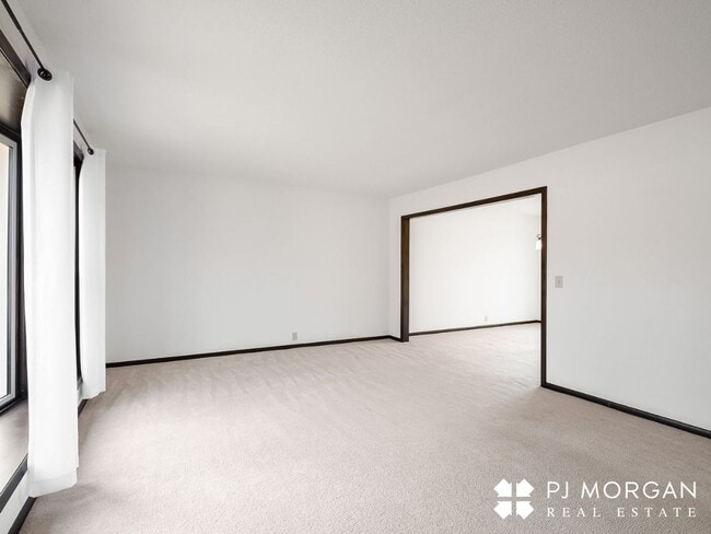Primary Photo - 3 Bed 3 Bath Duplex - Available now