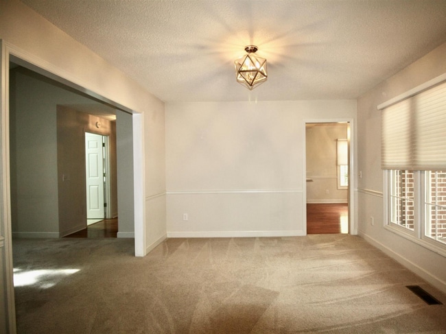 Building Photo - 163 Hunter Trail