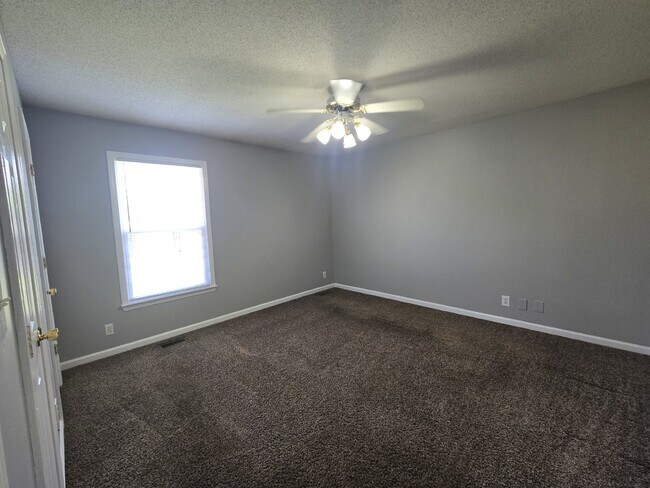 Building Photo - 202 Meagan Ct