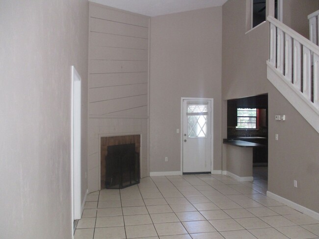 Building Photo - 3BR/2BA Home with Bonus/Game Room in Quiet Residential Neighborhood