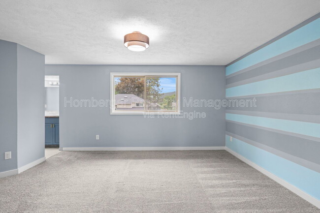 Building Photo - 3807 S Woodward Rd