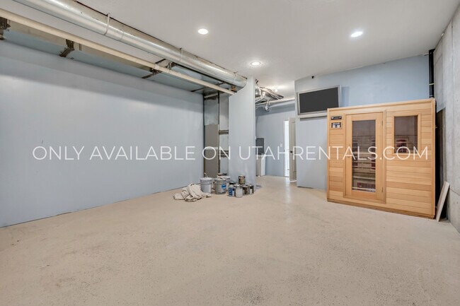 Building Photo - 2979 Desert Forest Ln