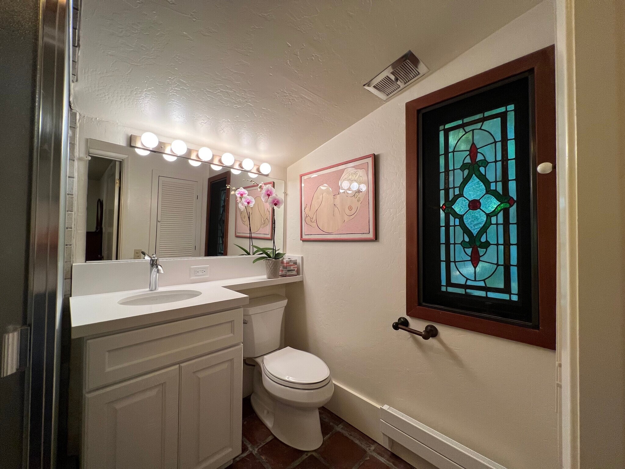 Bathroom - 2567 N Fitch Mountain Rd