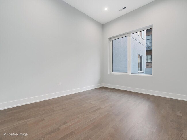 Building Photo - 2139 W Madison St