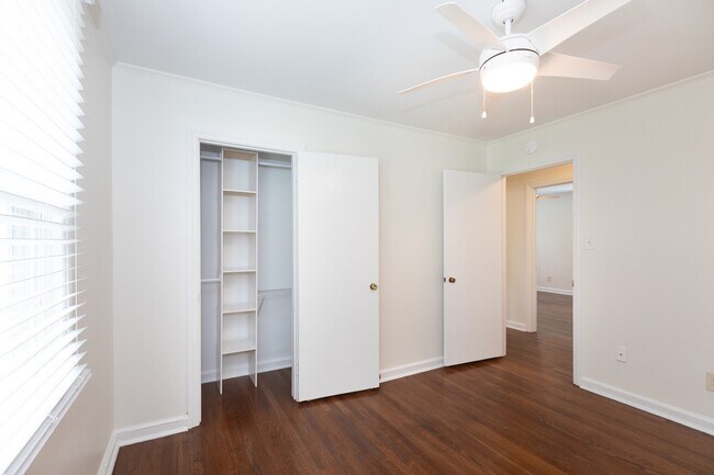 Building Photo - 5839 Wedgewood Dr