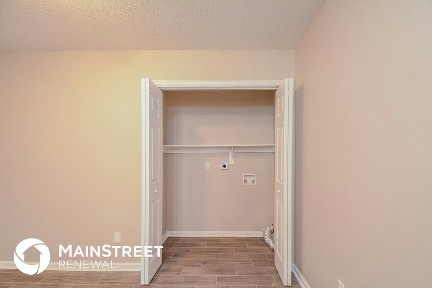 Building Photo - 511 Cotton Ave