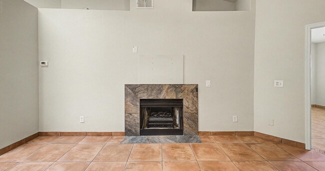 Building Photo - 170 E Guadalupe Rd