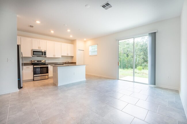 Building Photo - 7464 Stone Crk Trl