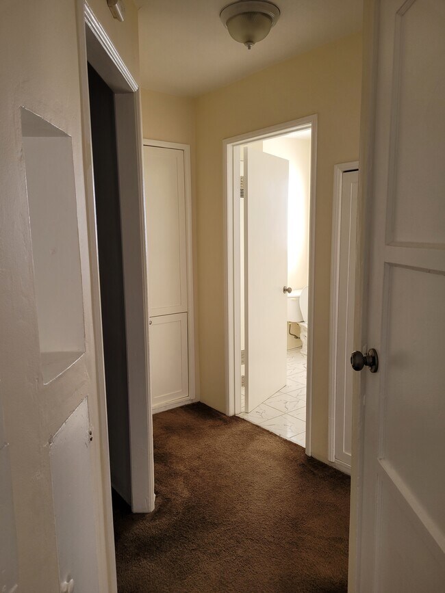 Building Photo - 1426 Orizaba Ave