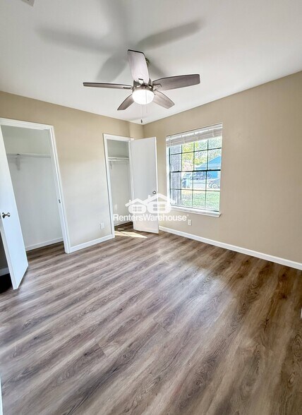 Building Photo - 3814 Stonecroft Dr