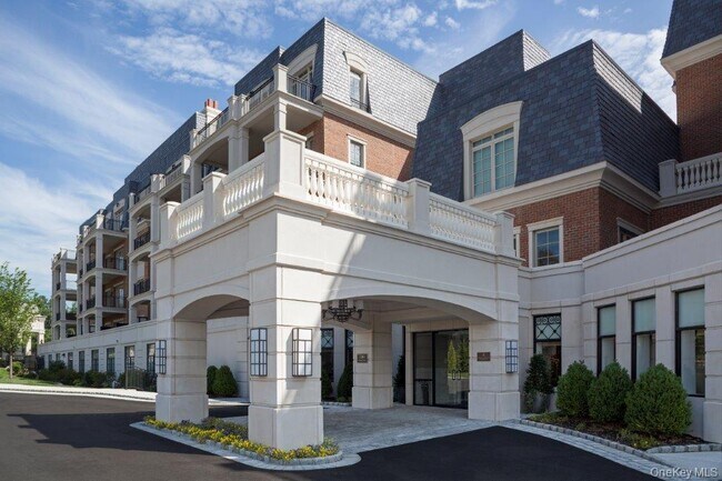 Building Photo - 3000 Royal Ct
