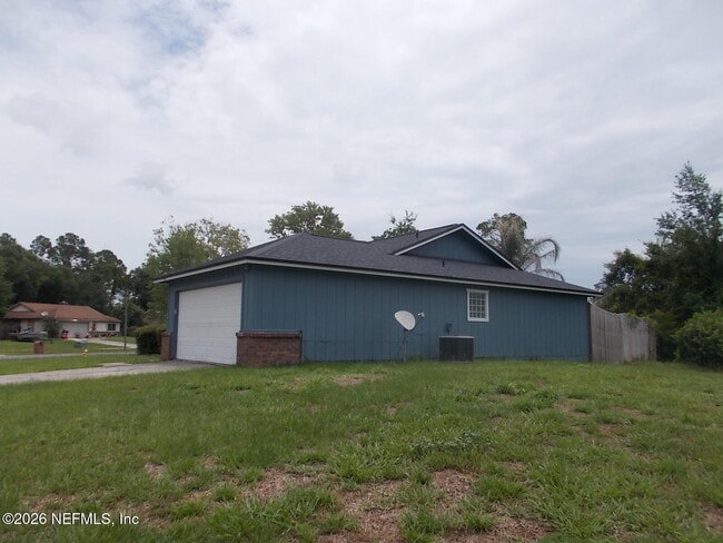 Building Photo - 7529 Falcon Trace Dr W