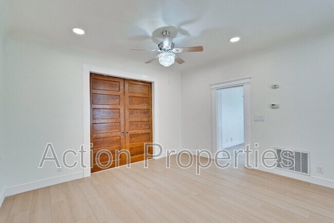 Building Photo - 241 N 12th St