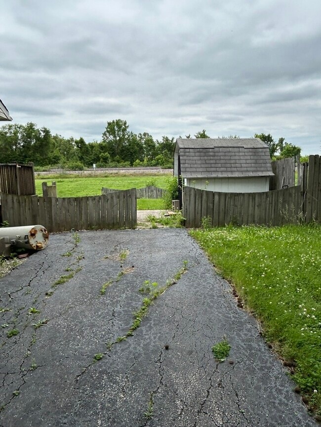 Building Photo - 303 Wilson Park Ln
