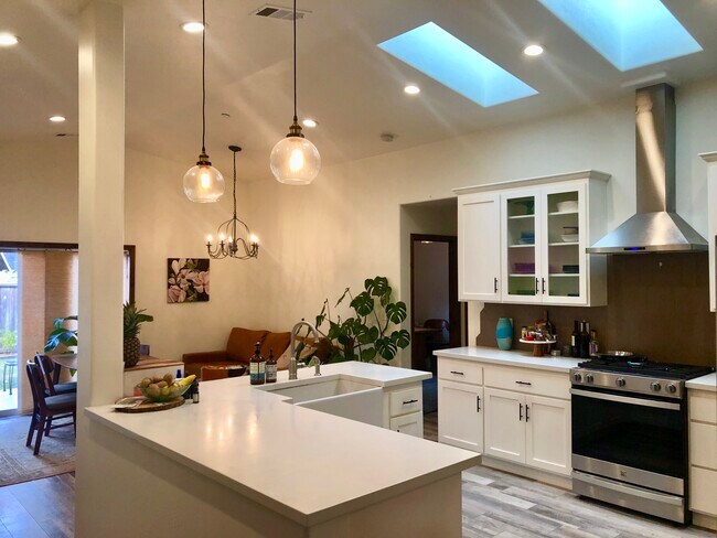 Primary Photo - 1519 T St