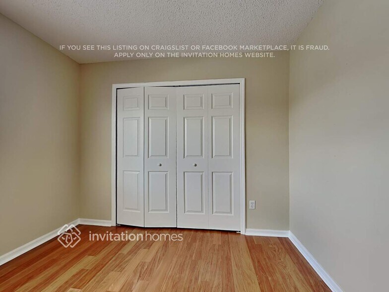 Building Photo - 12725 Longcrest Dr
