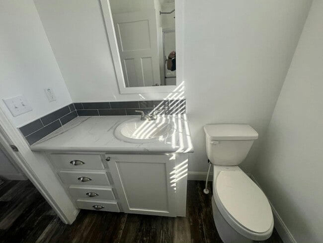 Building Photo - 40 Betty Dr