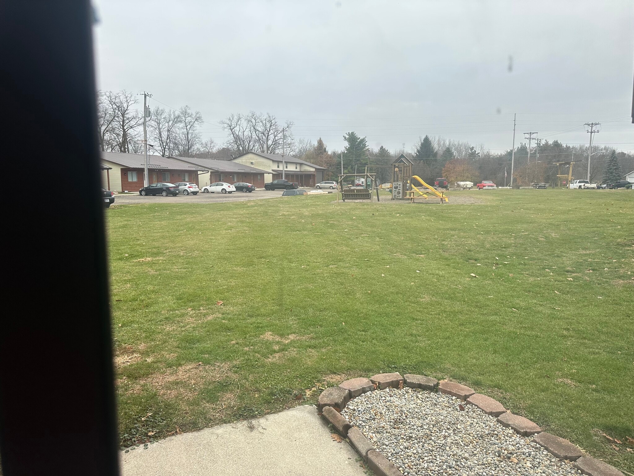 Building Photo - 1033 Lakeshore Dr