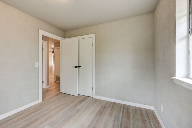 Building Photo - 320 NW 86th St