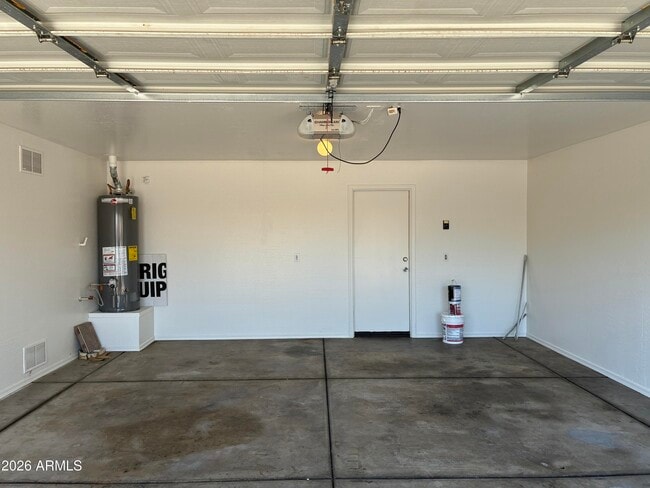 Building Photo - 6027 W Encinas Ln