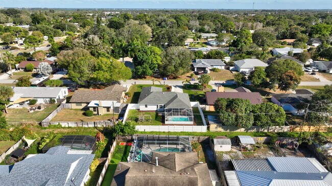 Building Photo - 341 11th Ave