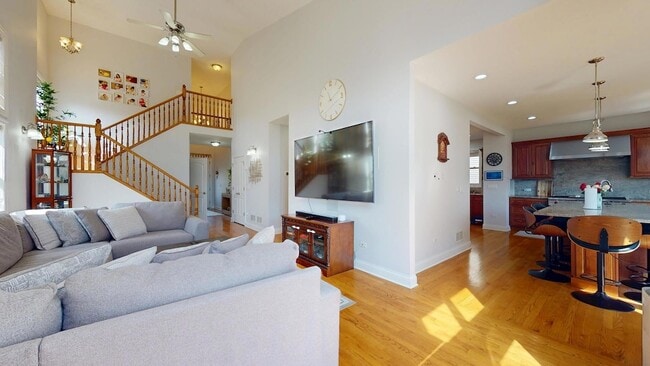 Building Photo - 331 Mary Belle Cir