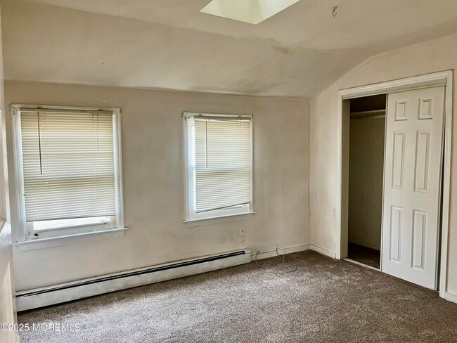 Building Photo - 52 Shoreland Terrace