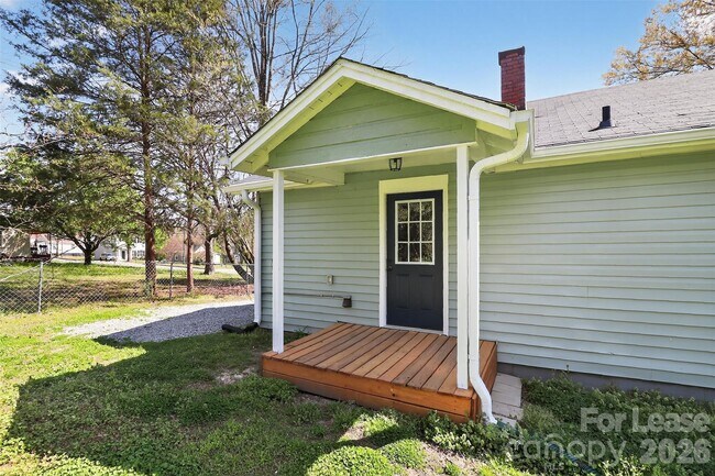 Building Photo - 510 S 12th St