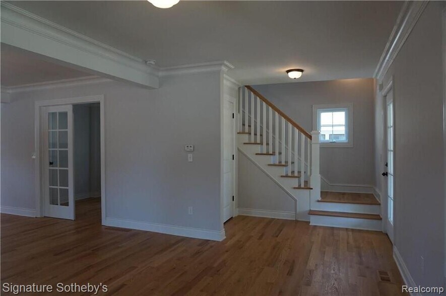 Building Photo - 203 Curry Ave