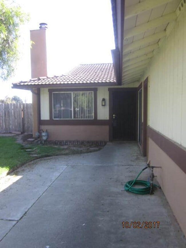 Building Photo - 926 Oleander St